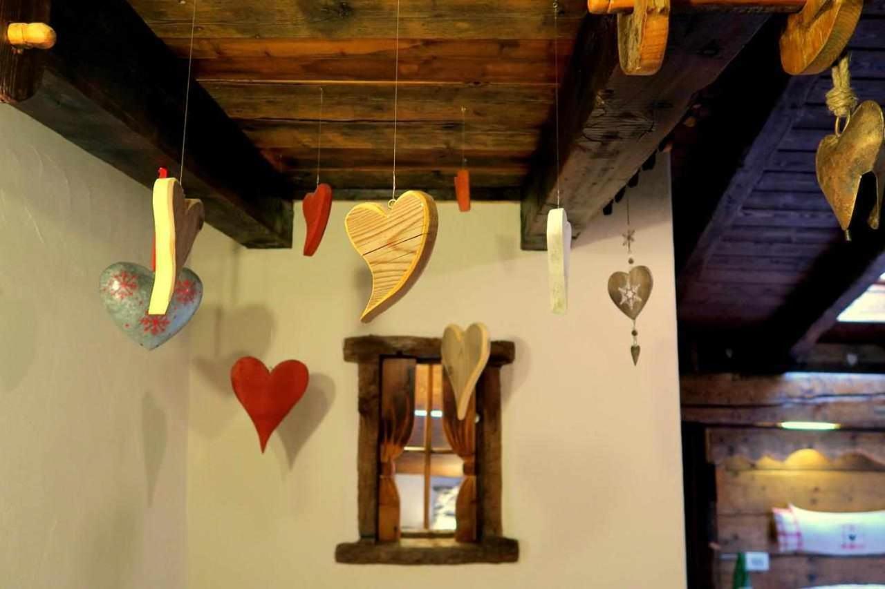 Romantica Suite Con Vasca Idromassaggio アオスタ エクステリア 写真
