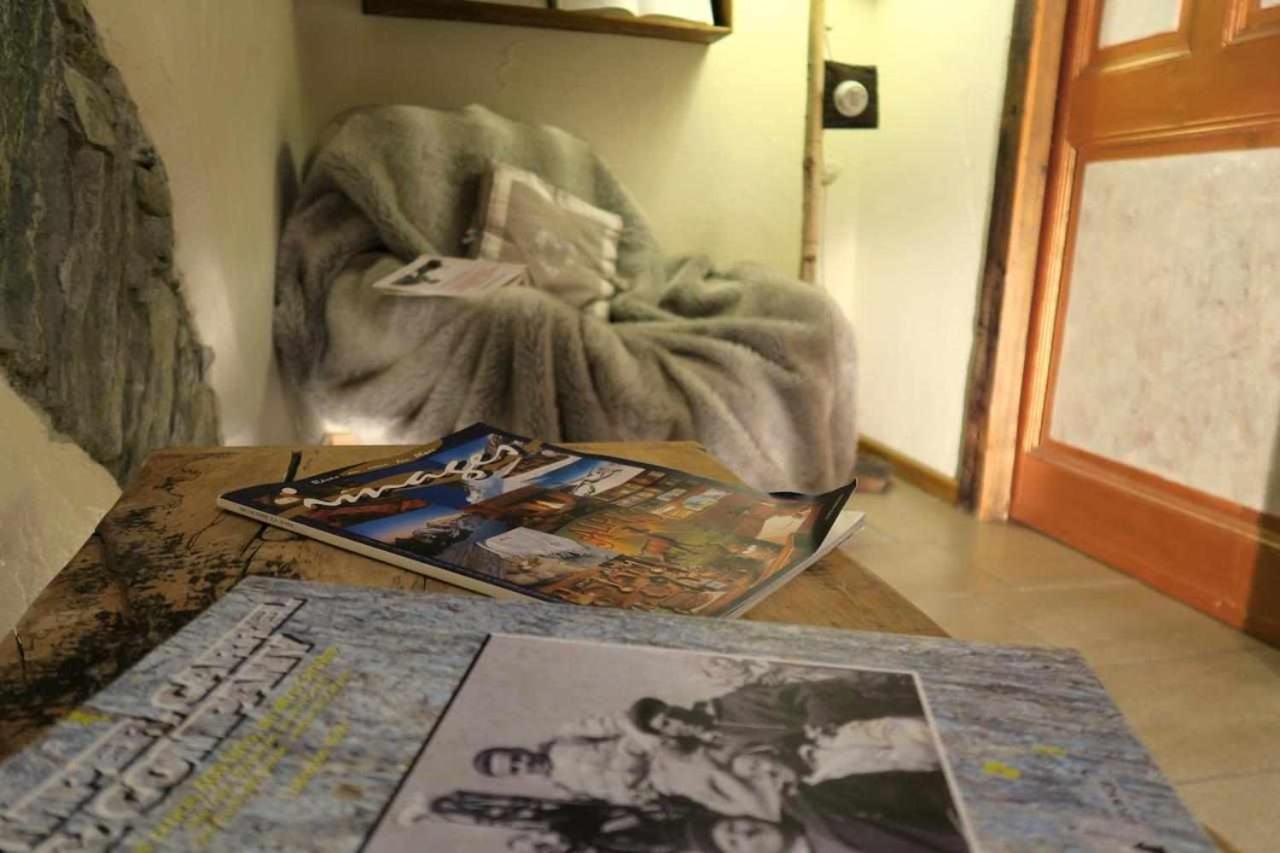 Romantica Suite Con Vasca Idromassaggio アオスタ エクステリア 写真