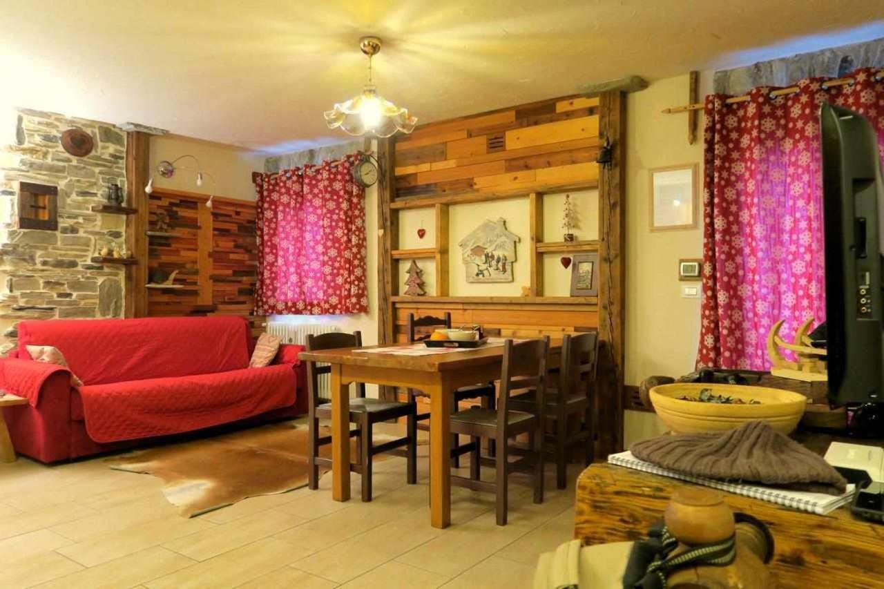 Romantica Suite Con Vasca Idromassaggio アオスタ エクステリア 写真